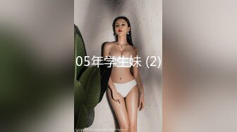 后入31岁骚人妻，水是真的多边插边流