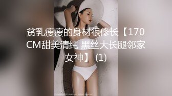 妈妈和女儿剧情演绎精彩大秀，吃奶舔逼又喝尿，玩的真骚啊，黑丝情趣诱惑骚逼展示，淫声荡语互动撩骚真刺激