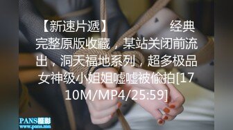 黑客破解家庭网络摄像头偷拍 几对夫妻日常性生活客厅房间啪啪极品夫妻貌似发现 摄像头移动被破解了也不拆 除 (3)