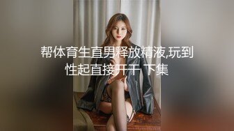 -约单位骚女同事来家里玩让她穿上学生制服在客厅卫生间干她