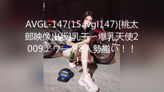 漂亮大奶美女3P 洗香香被两根肉棒 嘴含逼插 奶子哗哗 爽叫连连 非常舒坦 (1)