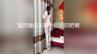 -骚逼小贱货被两大汉3P爆插 撩下花裙一对爆乳 双屌一起舔 轮番上阵操骚逼